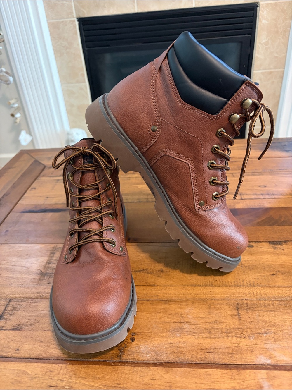 Eddie Bauer Medford Steel Toe
Men's Work Boot in brown. Size 9.5
